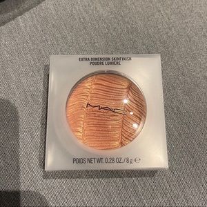 MAC Cosmetics Extra Dimension Skinfinish
